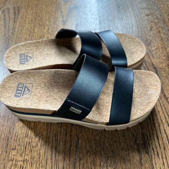 Reef Black Women's Platform Sandals - Picture 3 of 5